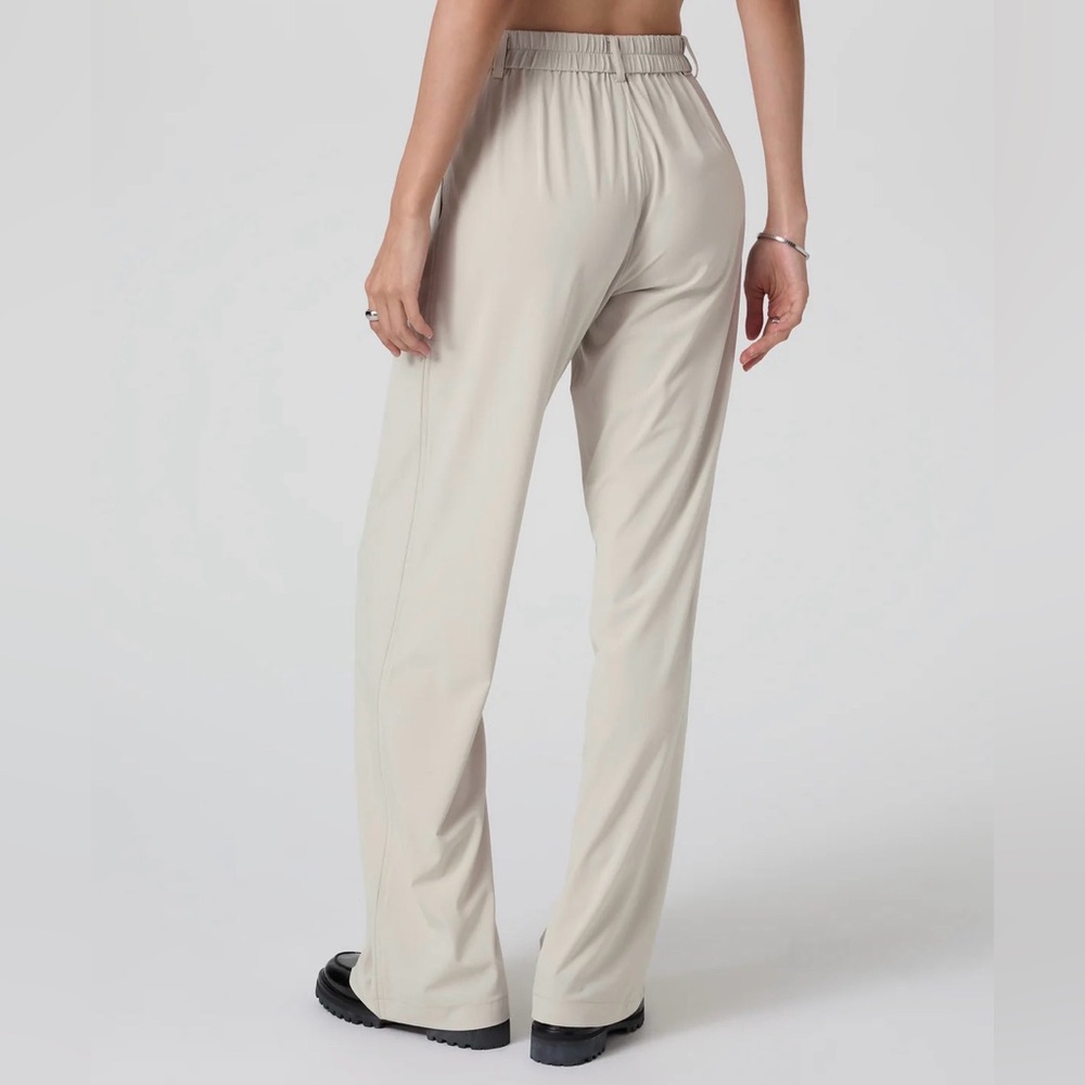 Vuori Villa Trouser Short - Picture 2 of 3